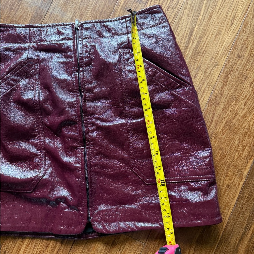 Oxblood PU leather like zipper mini skirt - Picture 6 of 6